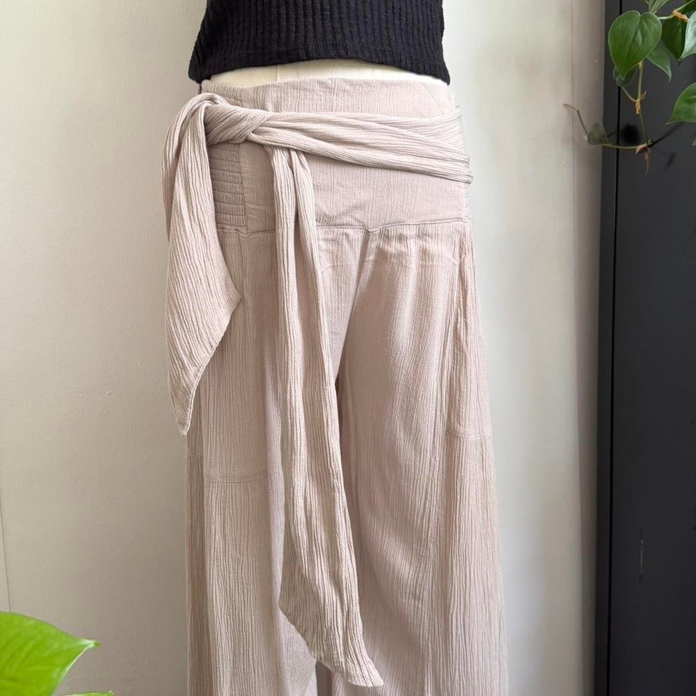 Sincerely Jules Oatmeal Tan High Waisted Wide Leg Flowy Tie Waist Pants Medium - Picture 2 of 8